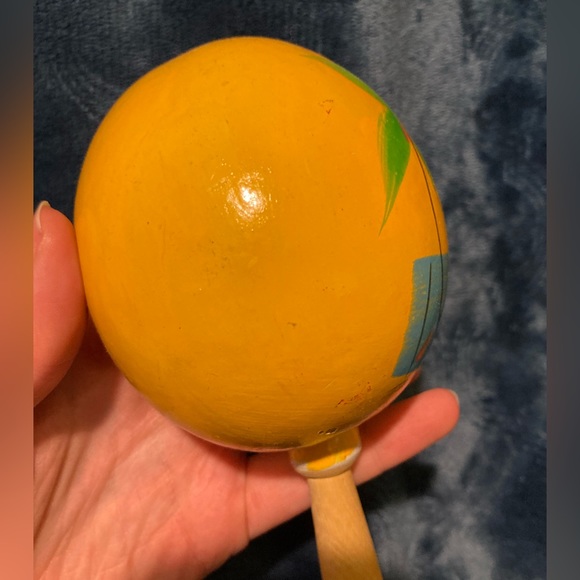 Novelty Yellow Maraca Shaker - Yellow, Beach Sunset, Palm Tree - Picture 16 of 16